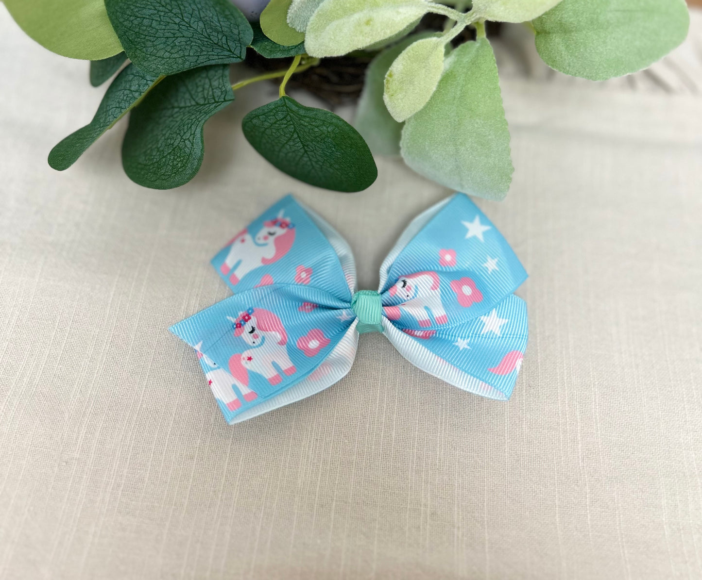 Cartoon Unicorn Bow